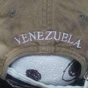 Venezuela Hat $24+ free $5 gift